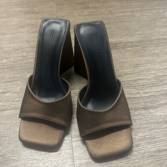 Princess Polly Brown Mules - Picture 1 of 4